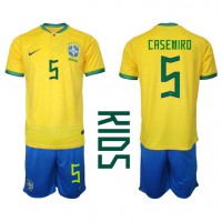 Brasil Casemiro #5 Fotballklær Hjemmedraktsett Barn VM 2022 Kortermet (+ korte bukser)